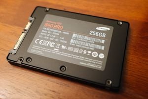 SAMSUNG 840 Pro Series 2.5-Inch 256 GB SATA 6GB/s Solid State Drive