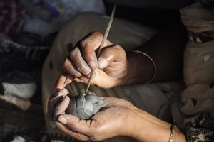 miniature head sculpting