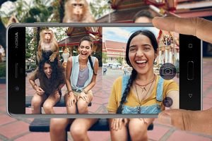 Dual sight Nokia 8